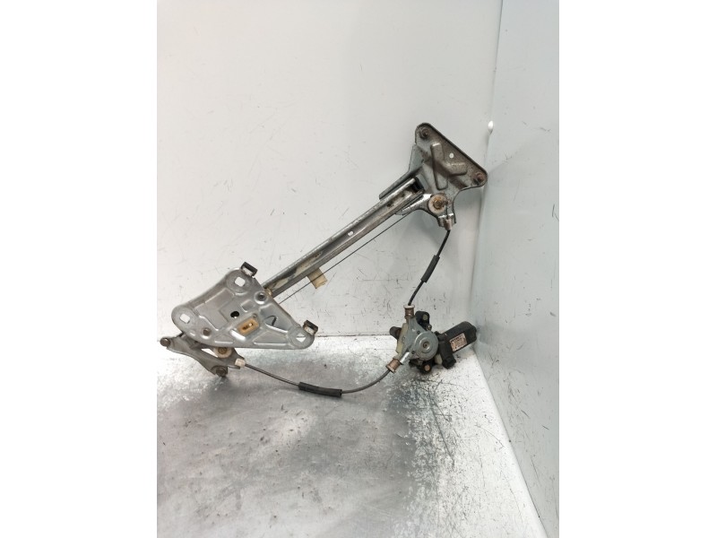 Recambio de elevalunas delantero izquierdo para hyundai coupe ii (gk) 2.0 referencia OEM IAM 824502C000  02 3P