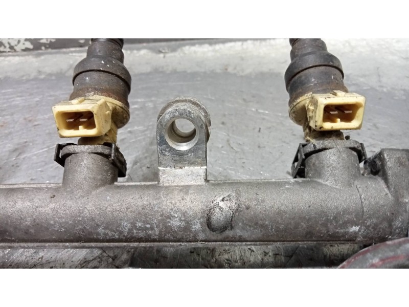 Recambio de rampa inyectora para hyundai coupe (j2) referencia OEM IAM   