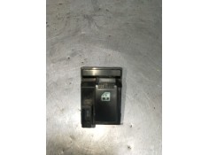 Recambio de mando elevalunas delantero derecho para hyundai coupe ii (gk) 2.0 referencia OEM IAM 935752C100  02 3P
