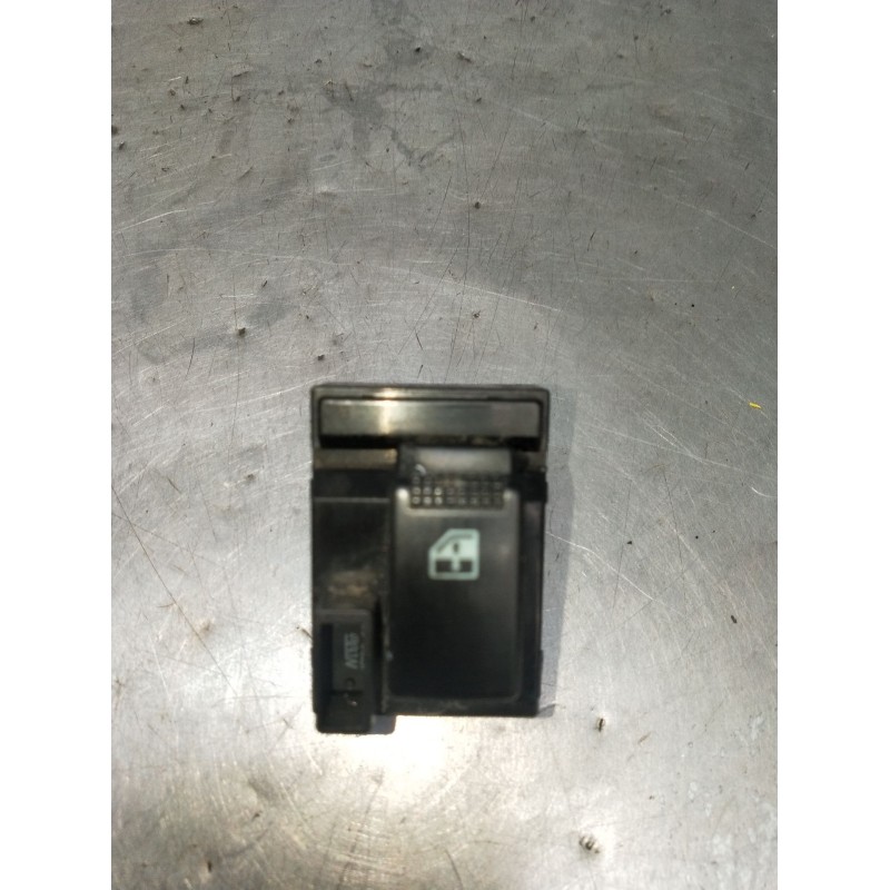 Recambio de mando elevalunas delantero derecho para hyundai coupe ii (gk) 2.0 referencia OEM IAM 935752C100  02 3P