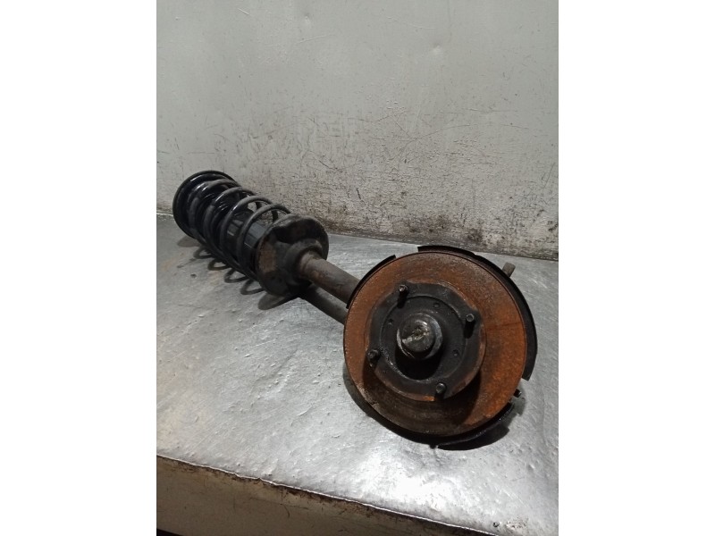 Recambio de mangueta delantera izquierda para peugeot 505 (551a) 2.5 diesel referencia OEM IAM   81