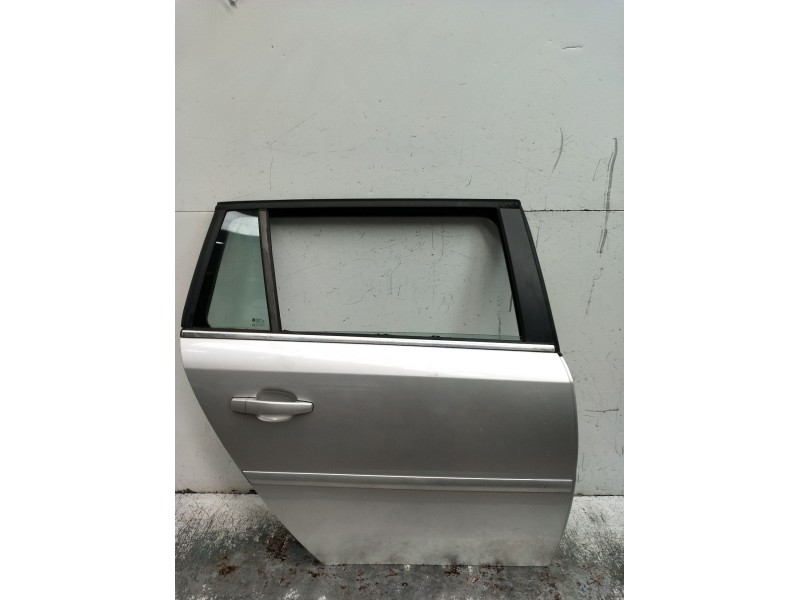 Recambio de puerta trasera derecha para opel vectra c station wagon (z02) 1.9 cdti (f35) referencia OEM IAM   03 5P