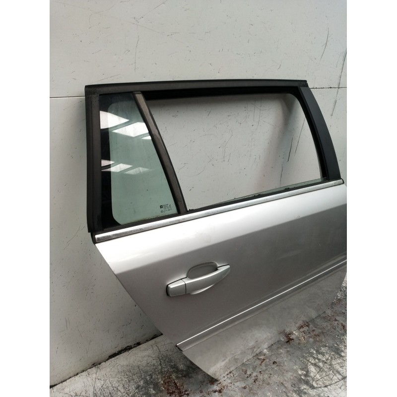 Recambio de puerta trasera derecha para opel vectra c station wagon (z02) 1.9 cdti (f35) referencia OEM IAM   03 5P