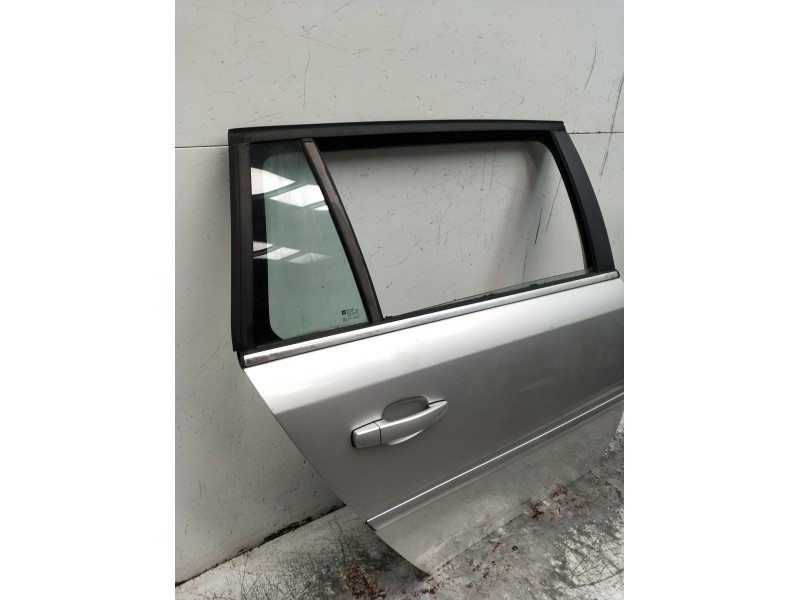 Recambio de puerta trasera derecha para opel vectra c station wagon (z02) 1.9 cdti (f35) referencia OEM IAM   03 5P