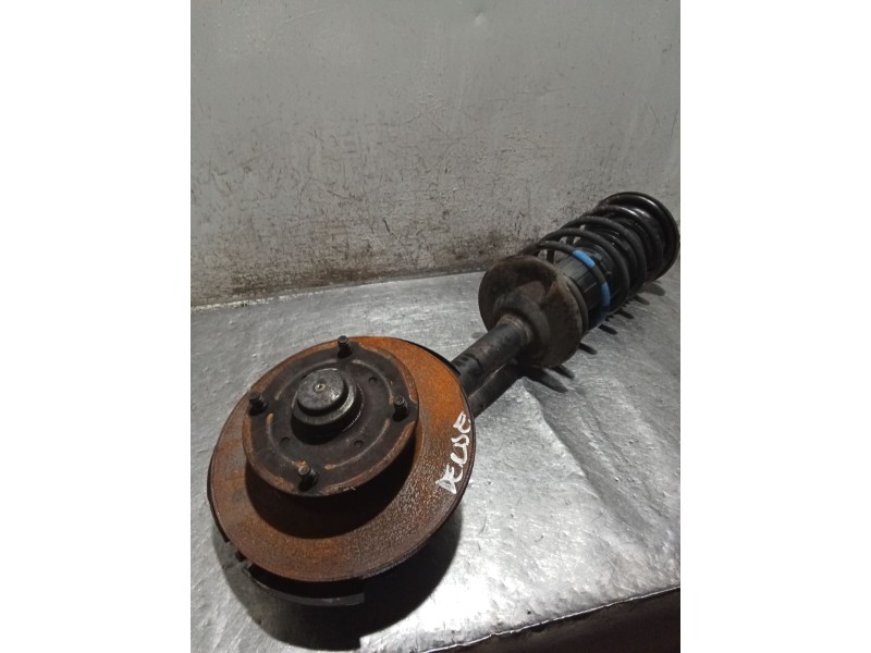 Recambio de mangueta delantera derecha para peugeot 505 (551a) 2.5 diesel referencia OEM IAM  AMORTIGUADOR 81