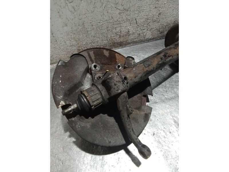 Recambio de mangueta delantera derecha para peugeot 505 (551a) 2.5 diesel referencia OEM IAM  AMORTIGUADOR 81