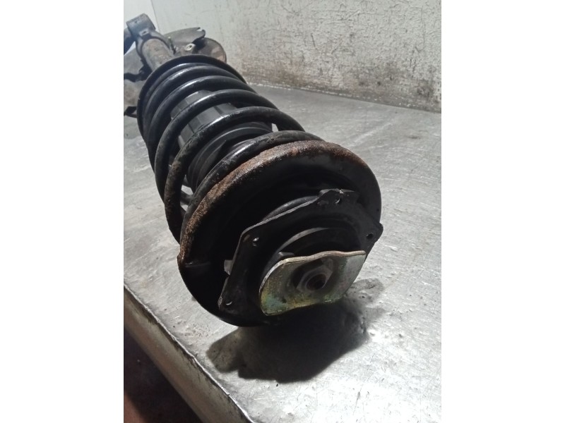 Recambio de mangueta delantera derecha para peugeot 505 (551a) 2.5 diesel referencia OEM IAM  AMORTIGUADOR 81