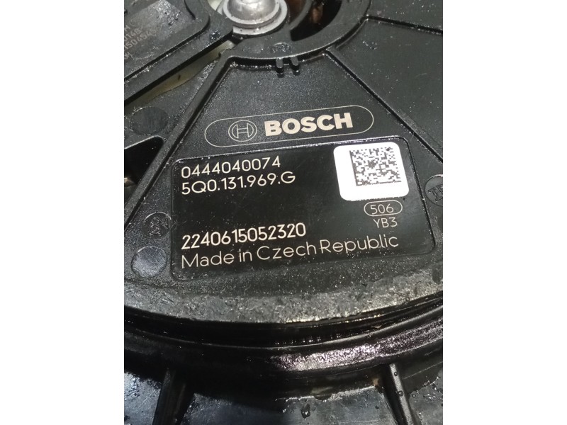 Recambio de deposito combustible para audi q3 (f3b) 35 tdi referencia OEM IAM 5Q0131969G 0444040074 5QF131877P 5OF131877MM ADBLU