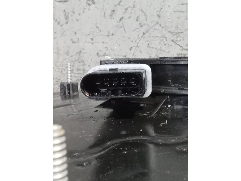 Recambio de deposito combustible para audi q3 (f3b) 35 tdi referencia OEM IAM 5Q0131969G 0444040074 5QF131877P 5OF131877MM ADBLU