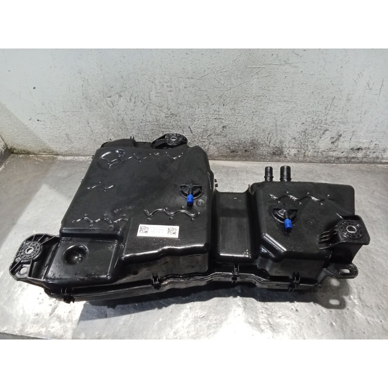 Recambio de deposito combustible para audi q3 (f3b) 35 tdi referencia OEM IAM 5Q0131969G 0444040074 5QF131877P 5OF131877MM ADBLU