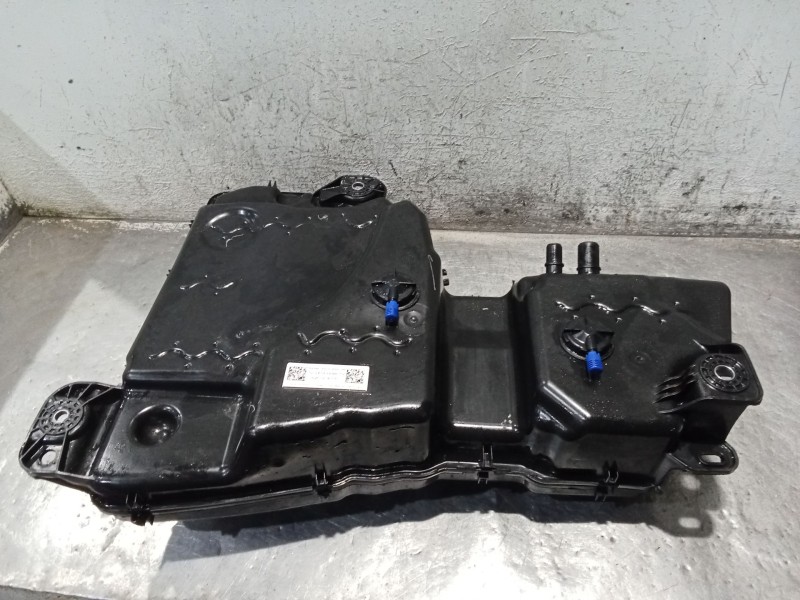 Recambio de deposito combustible para audi q3 (f3b) 35 tdi referencia OEM IAM 5Q0131969G 0444040074 5QF131877P 5OF131877MM ADBLU