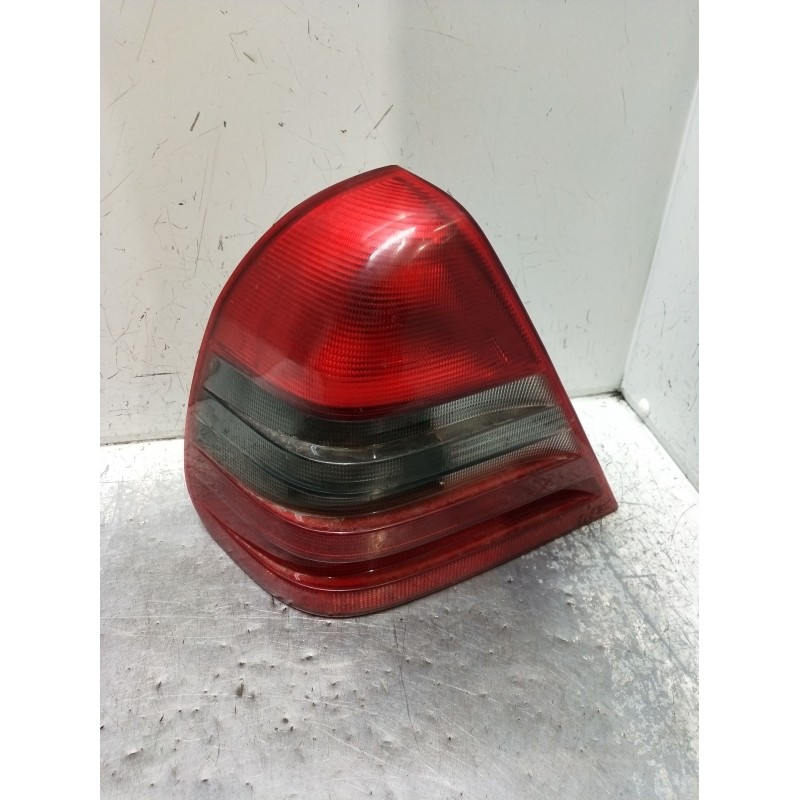 Recambio de piloto trasero izquierdo para mercedes-benz clase c (w202) c 180 (202.018) referencia OEM IAM   93