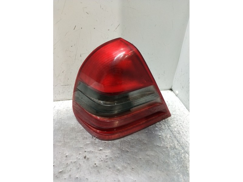 Recambio de piloto trasero izquierdo para mercedes-benz clase c (w202) c 180 (202.018) referencia OEM IAM   93