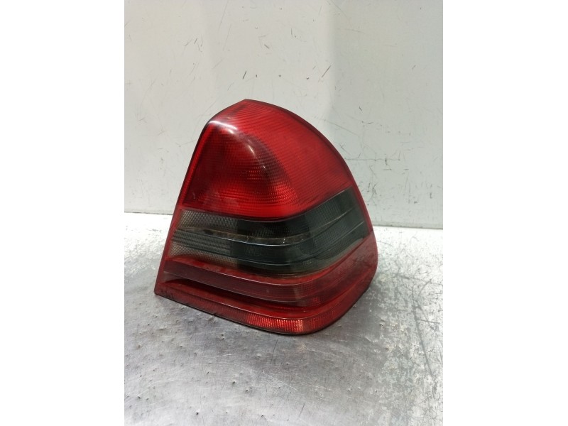 Recambio de piloto trasero derecho para mercedes-benz clase c (w202) c 180 (202.018) referencia OEM IAM 2028201064R 3301520510 9