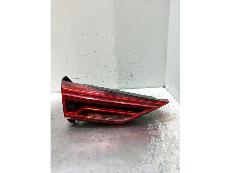 Recambio de piloto trasero izquierdo interior para audi q3 (f3b) 35 tdi referencia OEM IAM 83A945093 646500 24