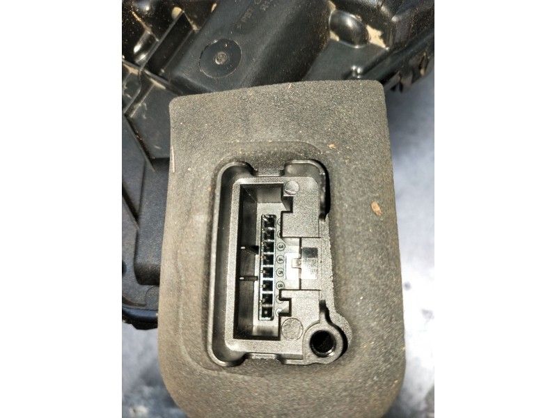 Recambio de motor cierre centralizado delantero derecho para audi q3 (f3b) 35 tdi referencia OEM IAM 5TB837016E  24 5P