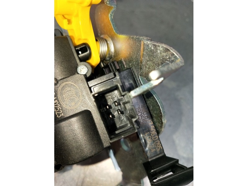 Recambio de motor cierre centralizado porton para audi q3 (f3b) 35 tdi referencia OEM IAM 4M0827506D 190556 24 5P