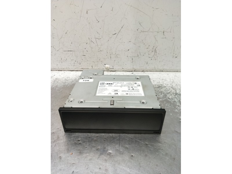 Recambio de sistema audio / radio cd para audi q3 (f3b) 35 tdi referencia OEM IAM 82A035043G 82A035043B 28826246 24