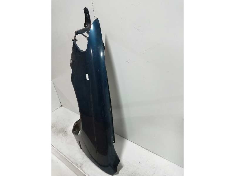 Recambio de aleta delantera izquierda para toyota corolla 1.8 referencia OEM IAM   