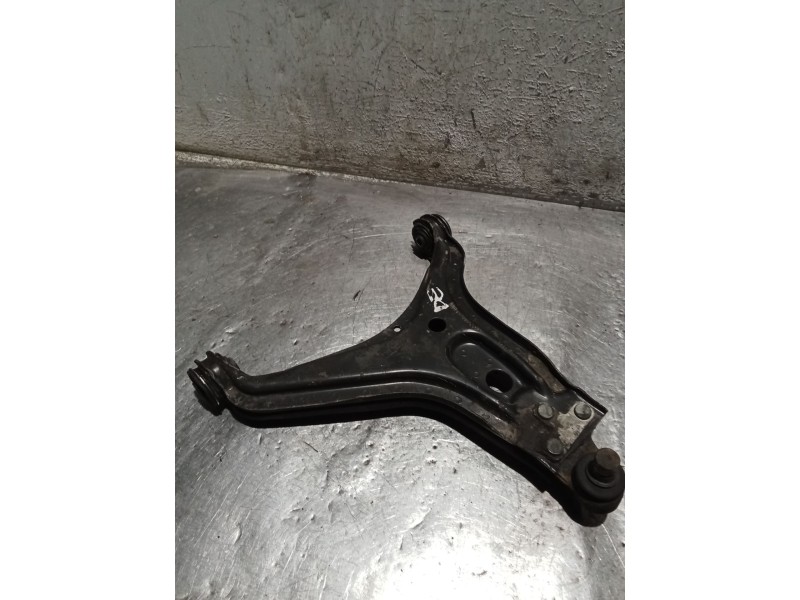 Recambio de brazo suspension inferior delantero derecho para audi 80 b4 sedán (8c2) 1.9 tdi referencia OEM IAM   92