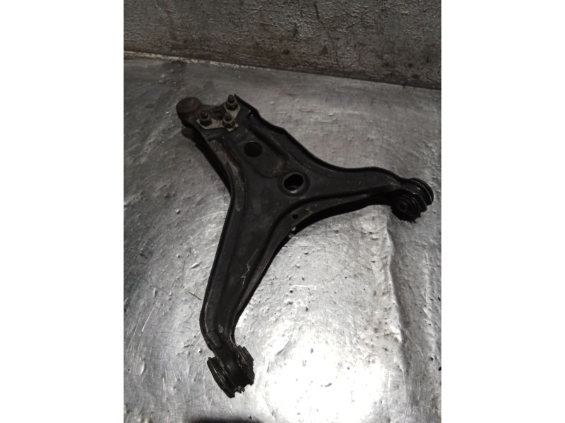 Recambio de brazo suspension inferior delantero derecho para audi 80 b4 sedán (8c2) 1.9 tdi referencia OEM IAM   92