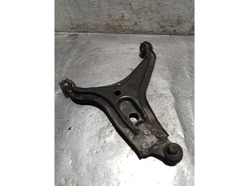 Recambio de brazo suspension inferior delantero izquierdo para audi 80 b4 sedán (8c2) 1.9 tdi referencia OEM IAM   
