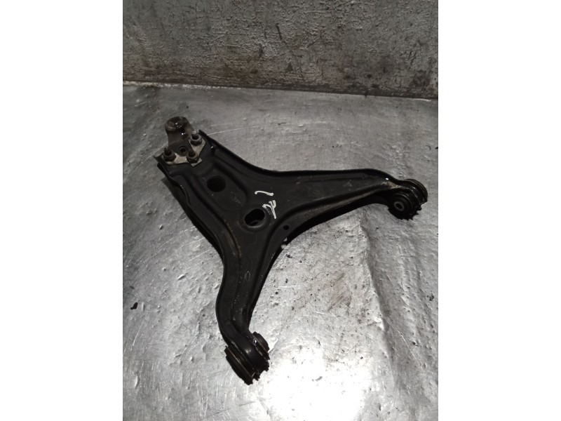 Recambio de brazo suspension inferior delantero izquierdo para audi 80 b4 sedán (8c2) 1.9 tdi referencia OEM IAM   