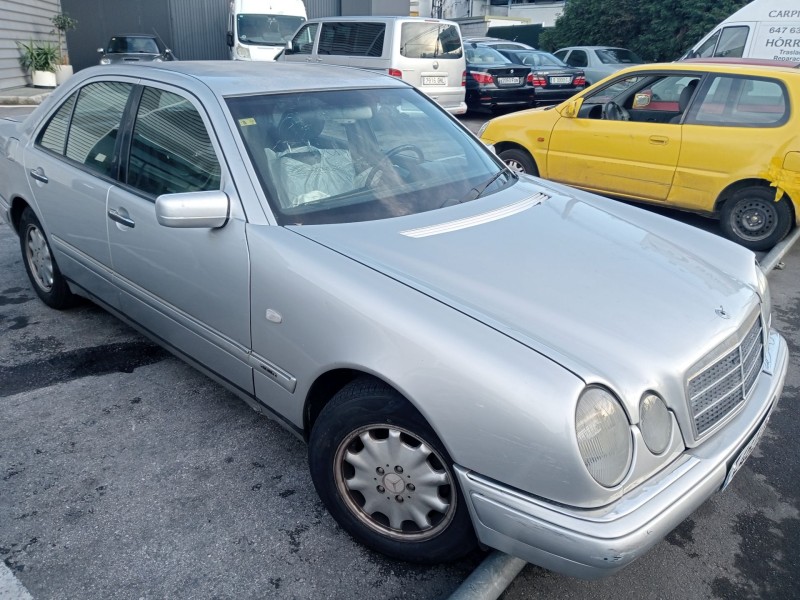 mercedes-benz clase e (w210) del año 1996