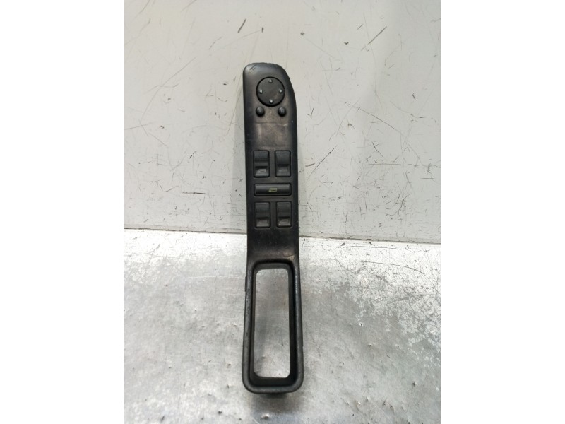 Recambio de mando elevalunas delantero izquierdo para audi 80 b3 sedán (893, 894, 8a2) 1.6 td referencia OEM IAM 893867171G 4P 