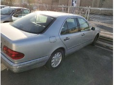 mercedes clase e (w210) berlina diesel del año 1996 2
