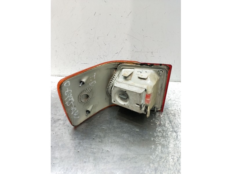 Recambio de piloto trasero derecho para audi 80 b3 sedán (893, 894, 8a2) 1.6 td referencia OEM IAM   