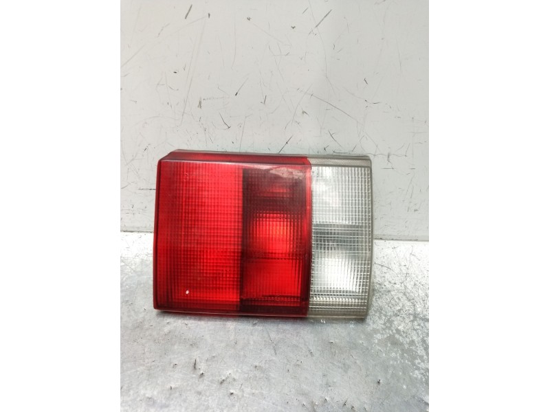 Recambio de piloto trasero izquierdo interior para audi 80 b3 sedán (893, 894, 8a2) 1.6 td referencia OEM IAM   