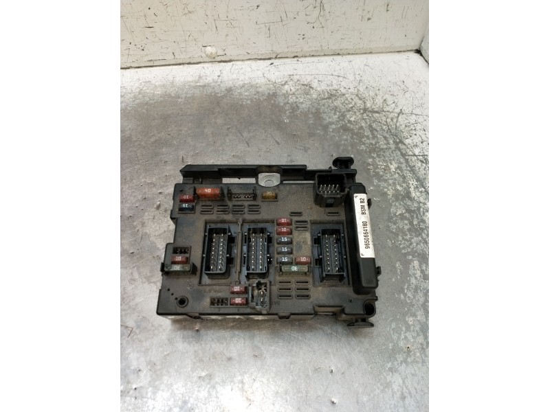 Recambio de caja reles / fusibles para peugeot 206 hatchback (2a/c) 1.4 i referencia OEM IAM 9650664180 41109046 BSMB2 03