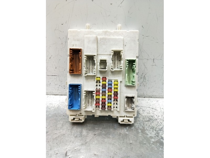 Recambio de caja reles / fusibles para ford focus turn. (cb8) titanium referencia OEM IAM 30S517607F05  11