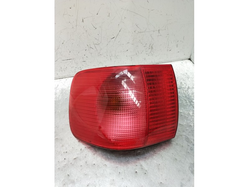 Recambio de piloto trasero izquierdo interior para audi 80 b4 sedán (8c2) 1.9 tdi referencia OEM IAM   92