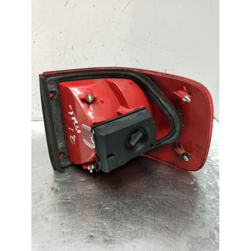 Recambio de piloto trasero izquierdo interior para audi 80 b4 sedán (8c2) 1.9 tdi referencia OEM IAM   92