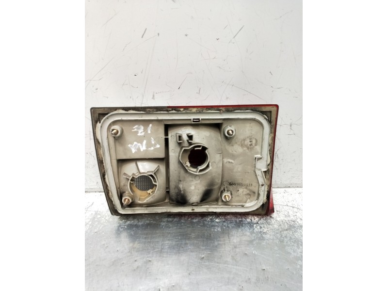 Recambio de piloto trasero izquierdo para audi 80 b4 sedán (8c2) 1.9 tdi referencia OEM IAM 8A09450931  92