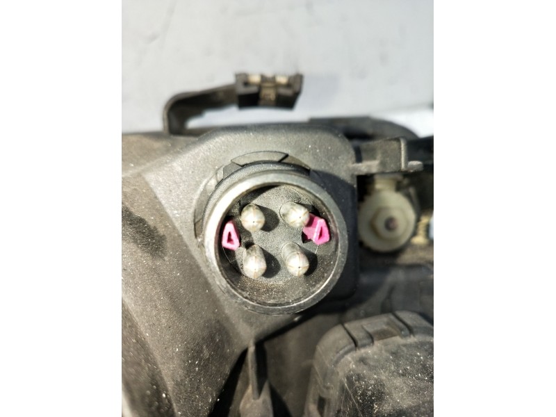 Recambio de faro derecho para audi 80 b4 sedán (8c2) 1.9 tdi referencia OEM IAM   92