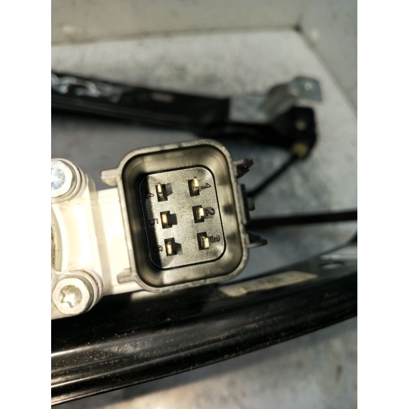 Recambio de elevalunas delantero derecho para ford focus turn. (cb8) titanium referencia OEM IAM BM51A23200BD 924754106 11 5P