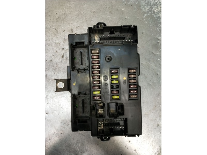 Recambio de caja reles / fusibles para peugeot boxer furgoneta 2.0 bluehdi 130 referencia OEM IAM 1389975080 2012DJ4342 4983ABCM