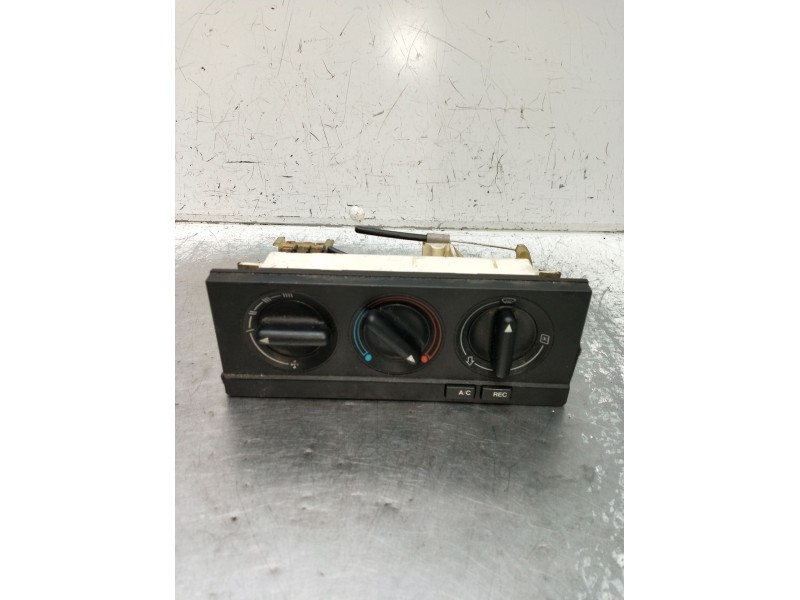 Recambio de mando calefaccion / aire acondicionado para audi 80 b4 sedán (8c2) 1.9 tdi referencia OEM IAM   92