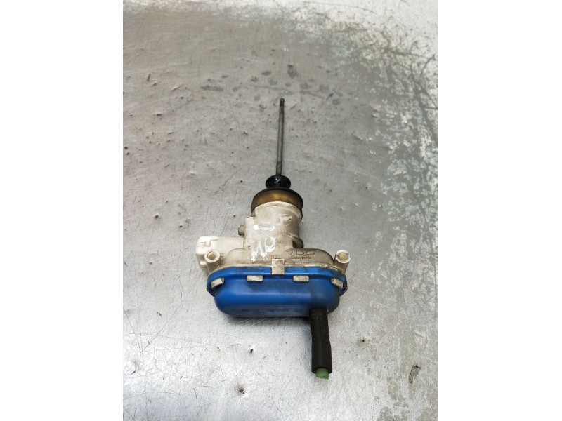 Recambio de motor cierre centralizado delantero izquierdo para audi 80 b4 sedán (8c2) 1.9 tdi referencia OEM IAM 8A0186153  92 4