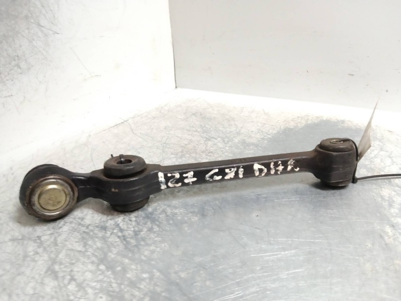 Recambio de brazo suspension inferior delantero derecho para seat 127 0.9 referencia OEM IAM    Recambio de brazo suspension inferior delantero derecho para seat 127 0.9 referencia OEM IAM