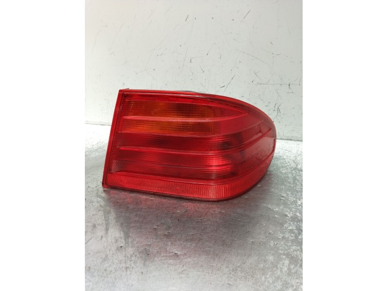 Recambio de piloto trasero derecho para mercedes-benz clase e (w210) e 220 d (210.004) referencia OEM IAM A2108204464 197202SWLR