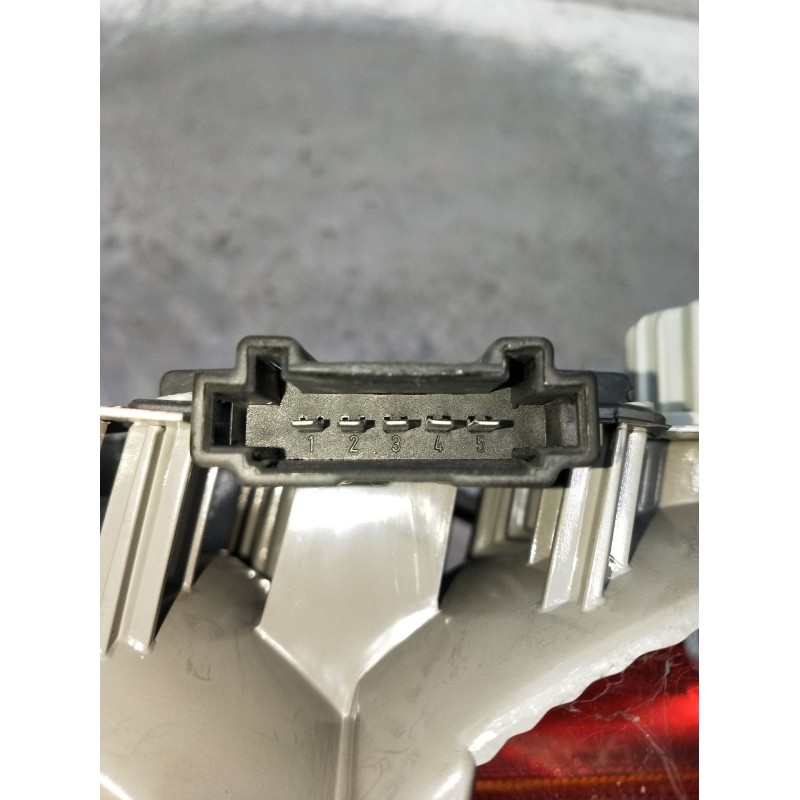 Recambio de piloto trasero derecho para mercedes-benz clase e (w210) e 220 d (210.004) referencia OEM IAM A2108204464 197202SWLR