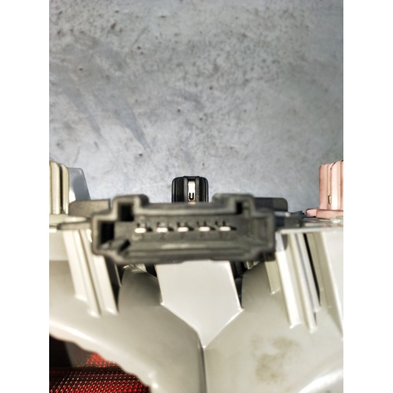 Recambio de piloto trasero izquierdo para mercedes-benz clase e (w210) e 220 d (210.004) referencia OEM IAM A2108204364 197201 1