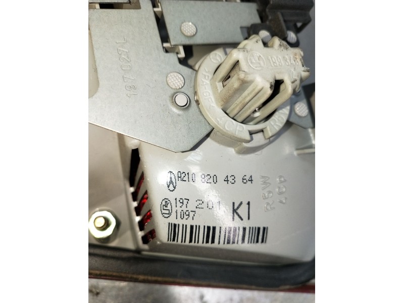 Recambio de piloto trasero izquierdo para mercedes-benz clase e (w210) e 220 d (210.004) referencia OEM IAM A2108204364 197201 1