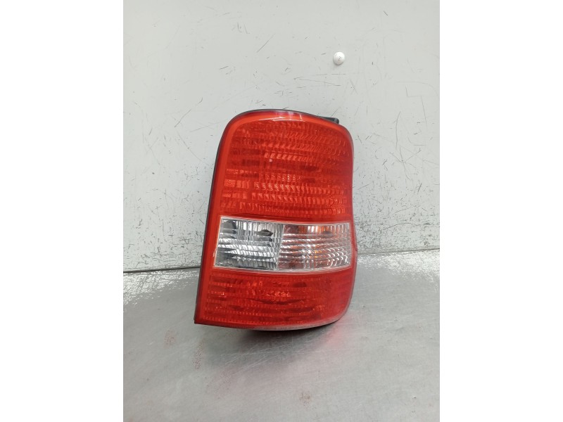 Recambio de piloto trasero derecho para kia carnival ii (gq) 2.9 crdi referencia OEM IAM   