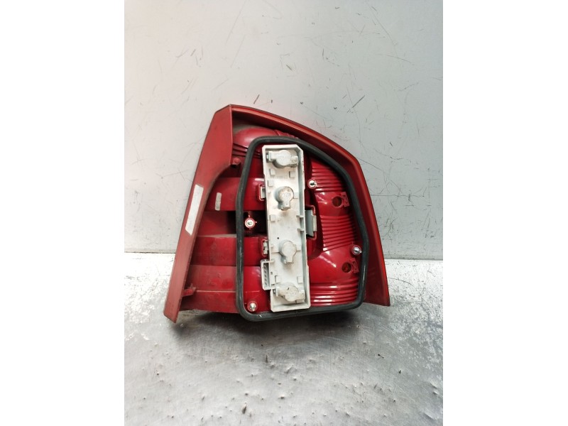 Recambio de piloto trasero izquierdo para skoda octavia ii (1z3) 1.9 tdi referencia OEM IAM   2004