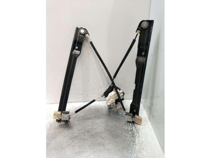 Recambio de elevalunas delantero izquierdo para volkswagen caddy iv furgoneta/monovolumen (saa, sah) 2.0 tdi referencia OEM IAM 